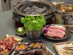 -围炉肉舍•炭烤活鳗•丹东海鲜烤肉(步行街店)