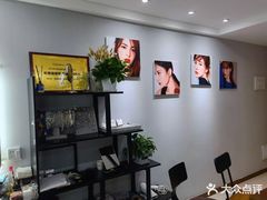 -ME觅妆·定制美妆·彩妆私教(菱角湖店)