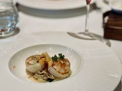 太平洋扇贝，菠菜，杏仁鲜贝奶油-福楼法餐厅FLO