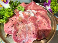 炭烤牛舌-围炉肉舍•炭烤活鳗•丹东海鲜烤肉(步行街店)