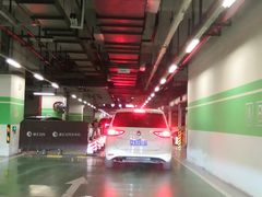 -徐汇日月光地下停车场