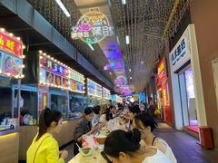 -泰龙城小吃街