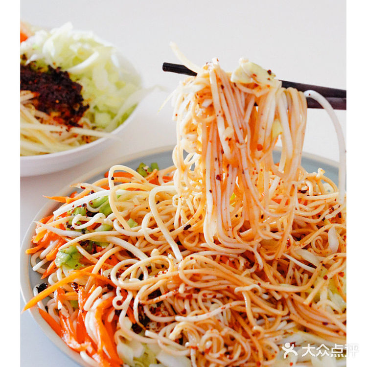 夏日吃巨爽的🔥超简单的酸辣凉拌面