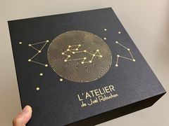 JR米其林星厨月饼礼盒-L'ATELIER de Joel Robuchon(外滩18号店)