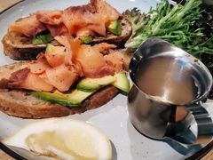 牛油果烟三文鱼三明治-Maxpoint Kitchen 西餐咖啡(乐峰广场店)