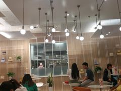 大堂-奈雪的茶(市百一店)