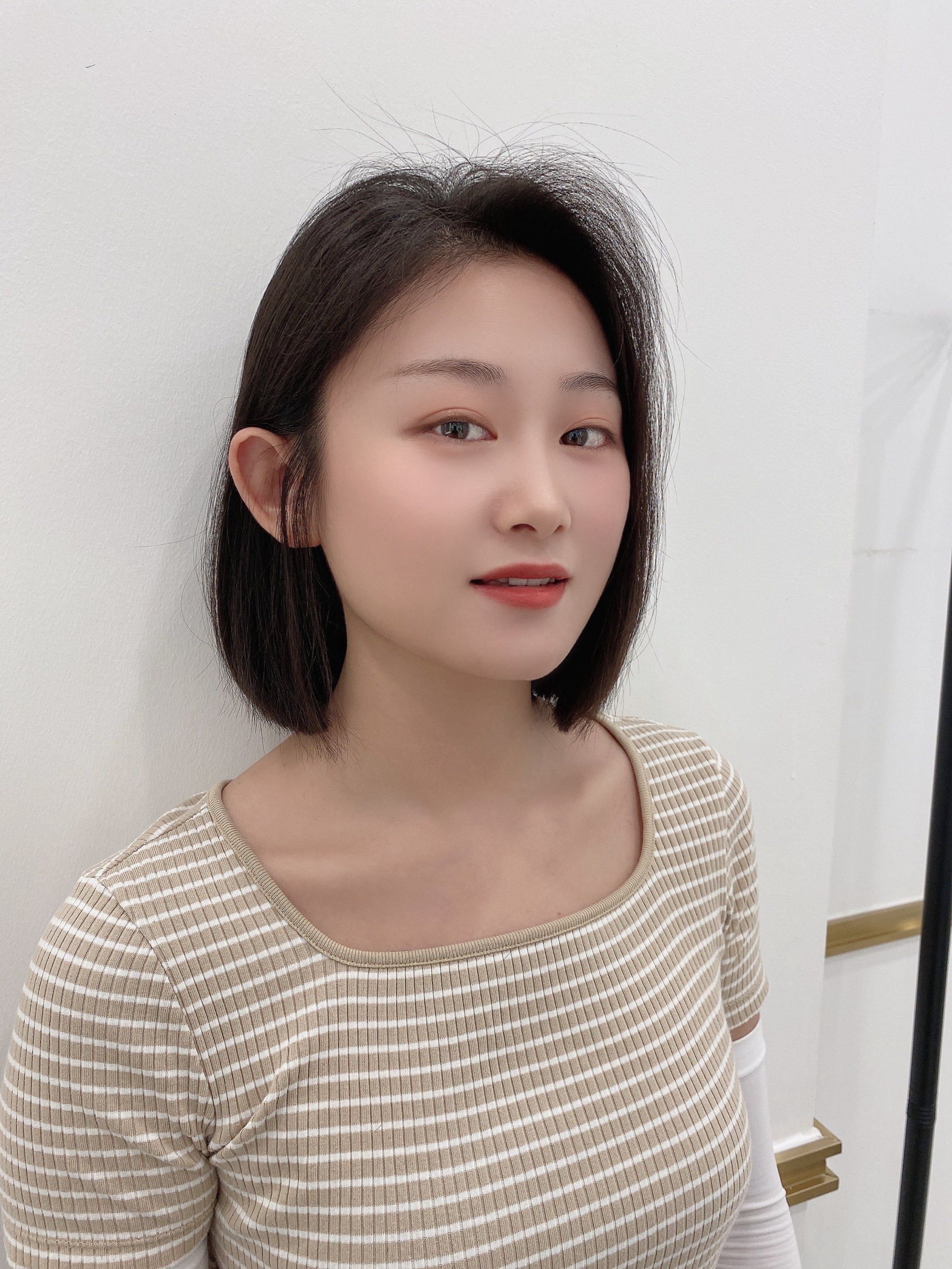 显脸小的短发
