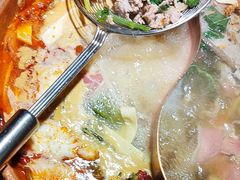 -洱火云南酸菜牛肉火锅(石景山当代商城店)