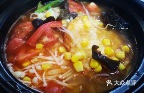 Tomato Stewed Beef Rice Noodles