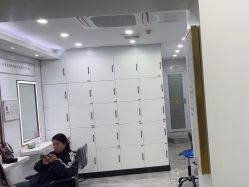 -镁连社·美联社