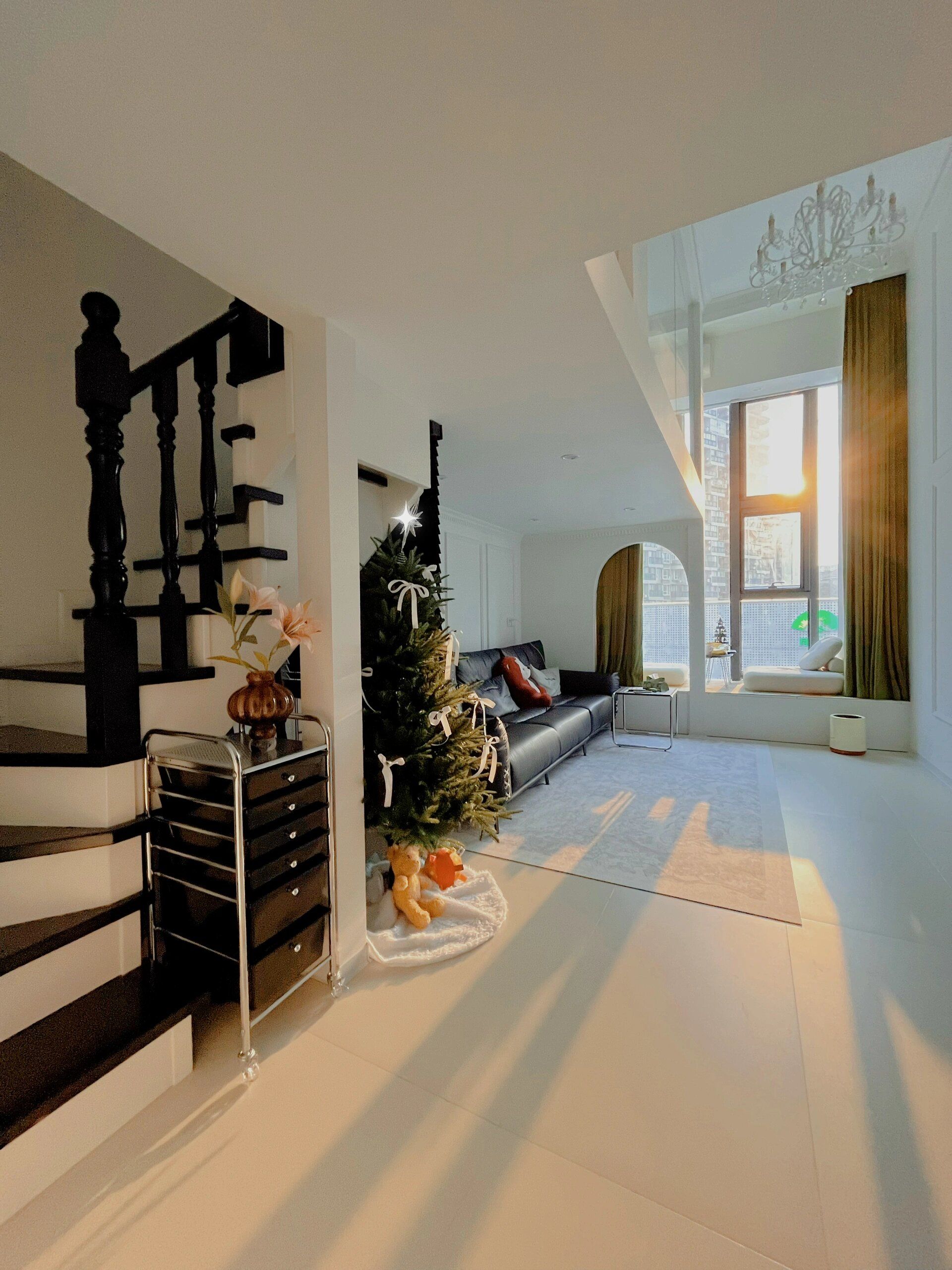 建筑面积45平
套内面积30平
	
楼上 楼下=50平
	
小小