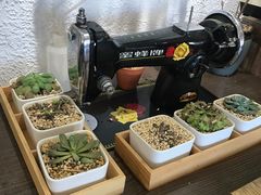-猫爷的腔调·黔小馆(交大医学住宅区店)