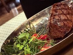 -恰餐厅及酒吧 CHAR Bar & Grill (北京丽都皇冠假日店)