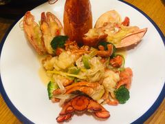 波士顿龙虾-新海渔港·胶东海鲜家常菜·家宴(奥体中心店)