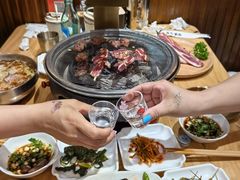 -青瓦餐厅·生鱼片·韩园烤肉(西塔店)