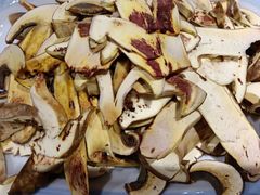 -菌之家·专业纯野生菌火锅·特色炒菌