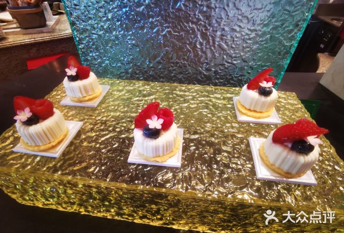 咖啡苑自助餐厅·中国大饭店图片