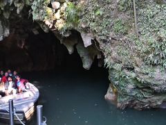 -怀托摩萤火虫洞