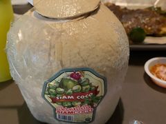 -东海岸人工湖美食村