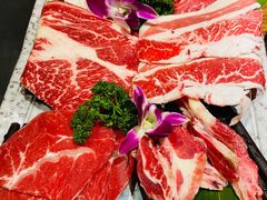 黑牛六拼-明洞阿姨·韩式酱蟹烤肉·创意料理(三元桥店)