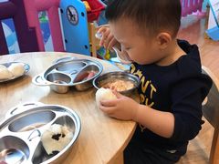 -抱抱熊托育中心(大悦城店)