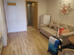 -海豚湾高端月子会所(黄浦店)