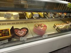 面包甜点陈列柜-大苹果面包生日蛋糕(明珠店)