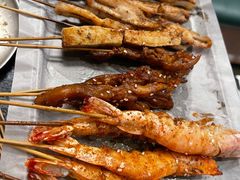 -何妹湿辣牛肉·粤式烧烤砂煲(桂雅路店)