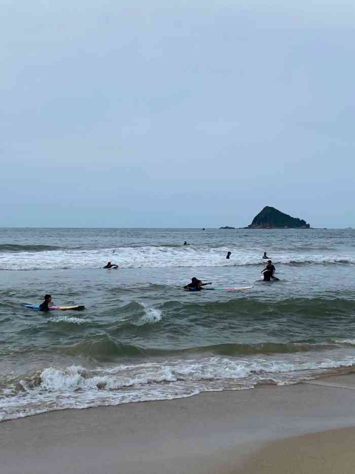 打分 冲浪专门的沙滩!沙滩教练100分钟500块.♀很开心了!