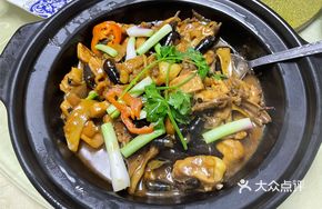 Bamboo Snail Stewed Chicken