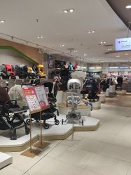 -孩子王(静安大融城店)