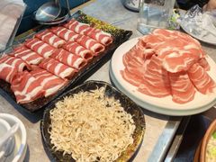 -洞庭洲·防空洞火锅·烧烤·铜锅涮肉(新百广场店)