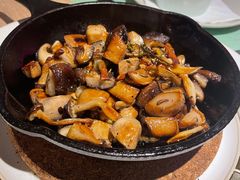 橄榄油煎蘑菇-幸薈飯堂