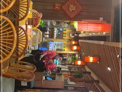 -野山舂·贵州现舂酸汤火锅(鸿通城店)