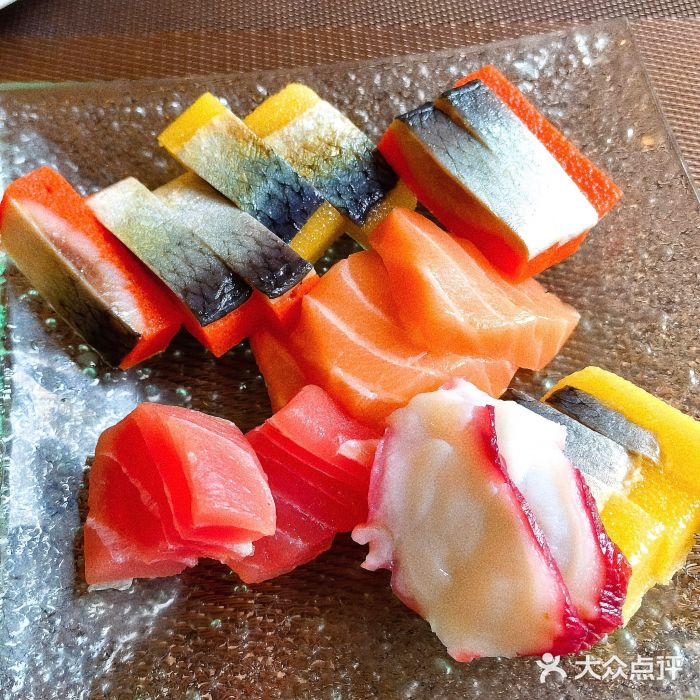 东莞旗峰山酒店及行政公寓·莱斯西餐厅图片