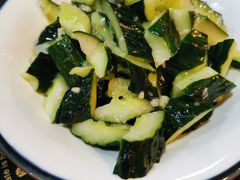 蒜泥黄瓜-虾弄弄海派小龙虾·牛羊蝎子火锅