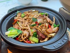 油焖竹笋炒烟熏肉-云海肴·汽锅鸡·云南菜(高德置地店)