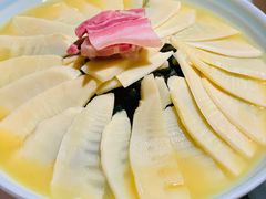咸肉烧纸片笋-雀蓝川菜(星悦汇店)