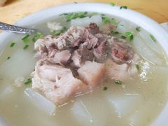 萝卜炖肘子-荣生萝卜汤饭店