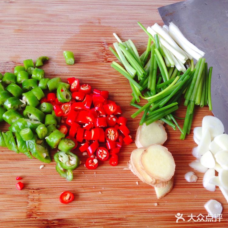 菜花怎么做才好吃？教你最简单的做法，香辣过瘾，开胃下饭又解馋