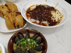 -李与白包子铺(桐梓林店)