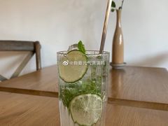 -In Cafe隐食研室