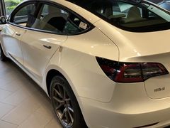 -TESLA 特斯拉(上海太古汇体验店)