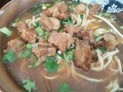 红烧羊肉汤面-茗味居羊肉汤面馆(临沂路店)