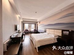 -简洛澜山酒店(武汉光谷步行街店)