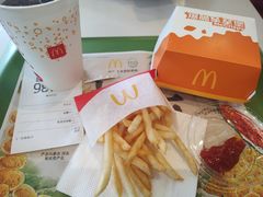 -麦当劳(保利若比邻店)