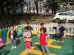 -小门牙好性格托育(北外滩中心)