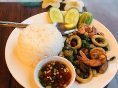 -Chom Cafe and Restaurant