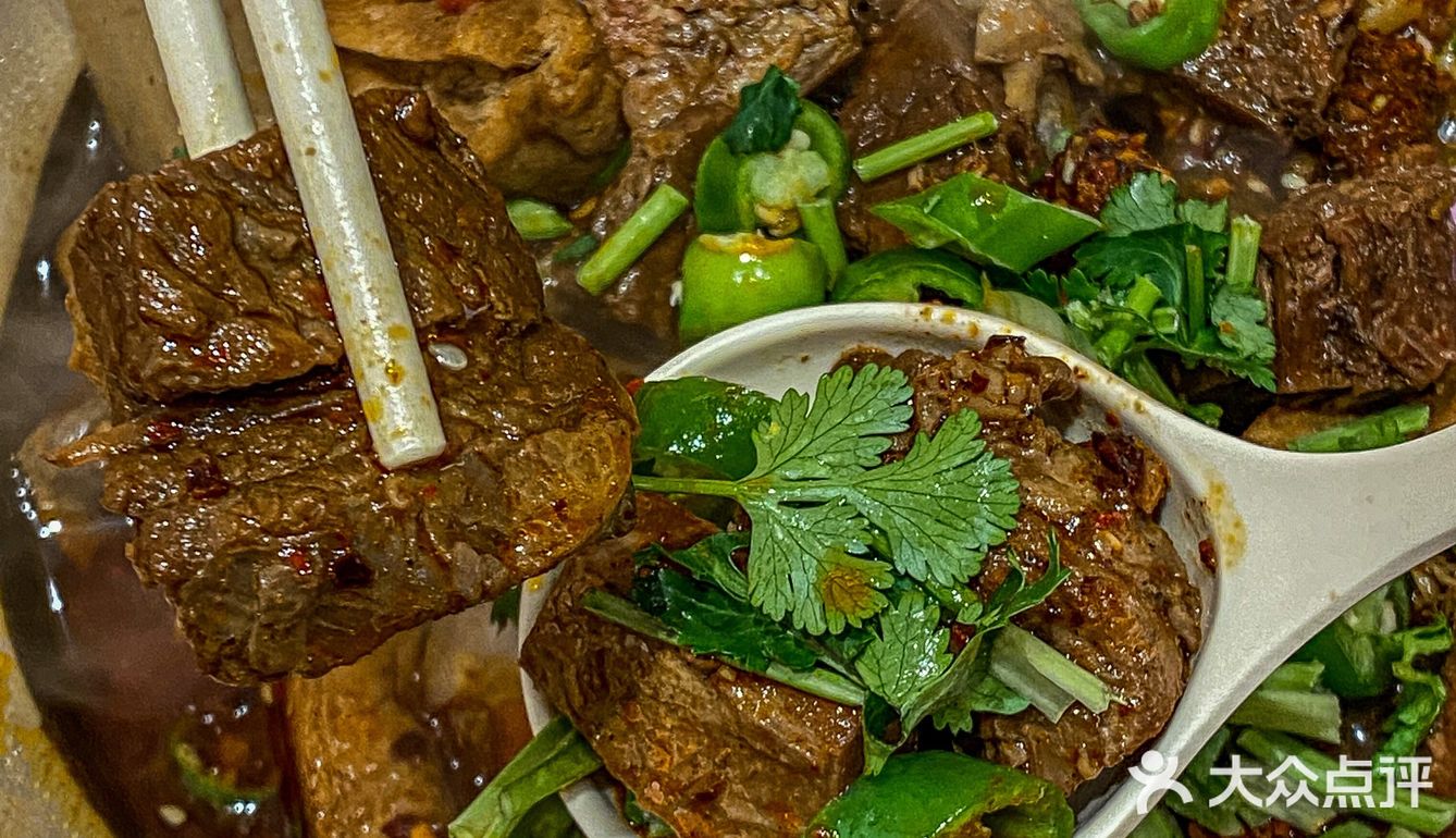魔都坠好吃的牛腩煲居然隐藏在这里