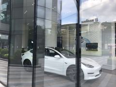 -TESLA 特斯拉(广州天环广场体验店)